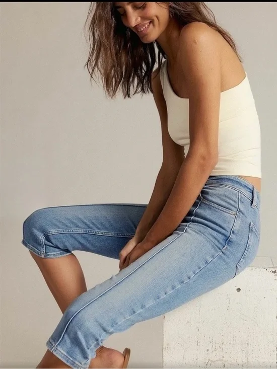 Free People Light Wash Crop Jeans