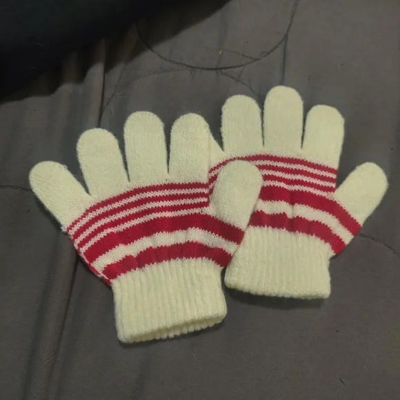 Striped Red and White Kids Gloves