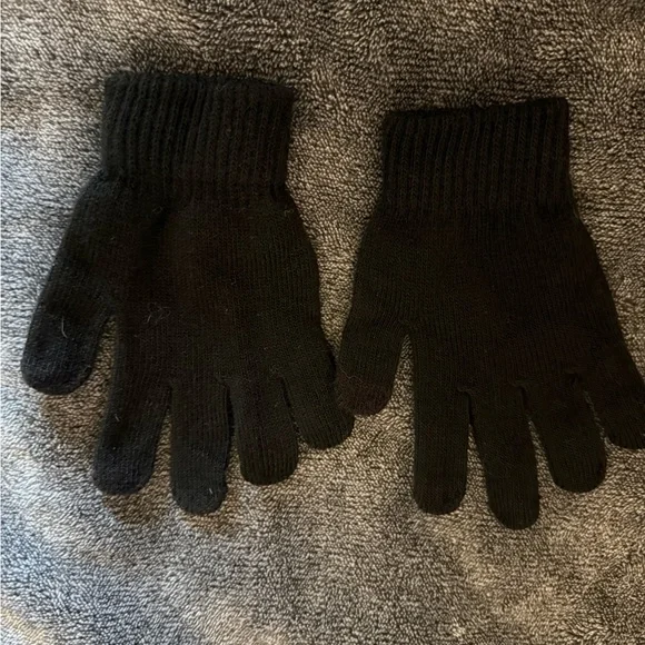 Black Knit Gloves