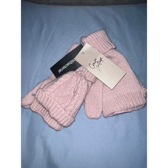 Women’s pink gloves new with tags