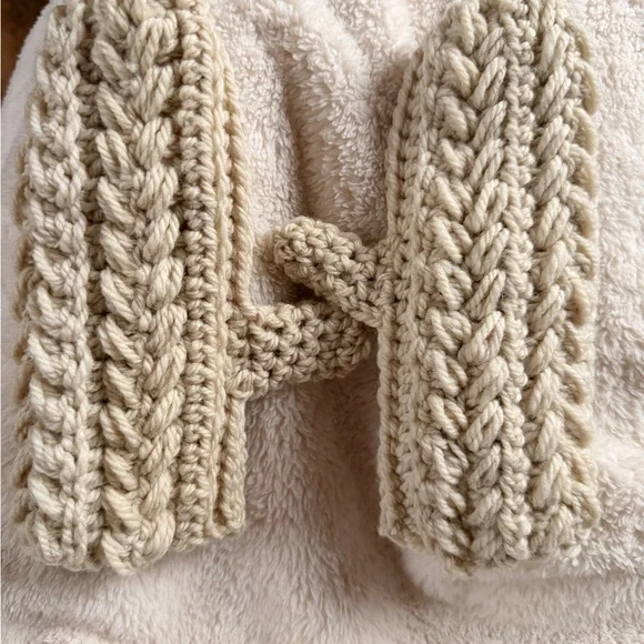 Handcrafted Cable Knit Children's Mittens in Natural Ivory