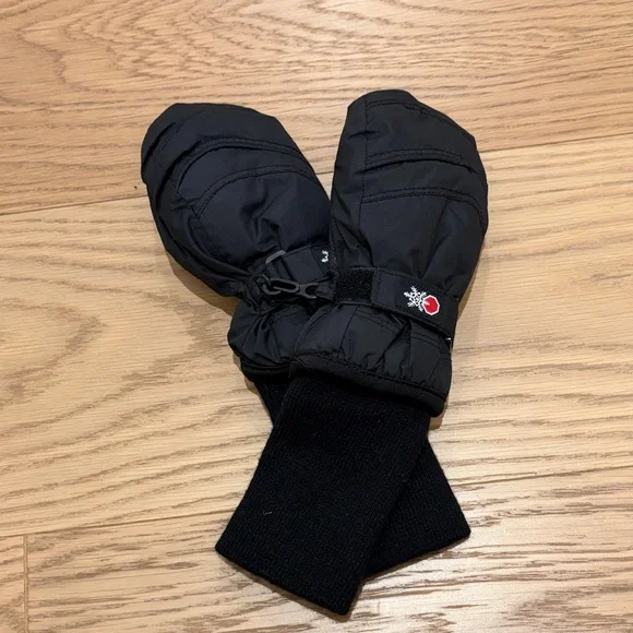 Black Insulated Snow Mittens