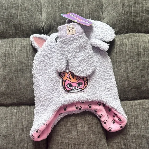 Super Kitties Ginny  Hat and Mittens Set