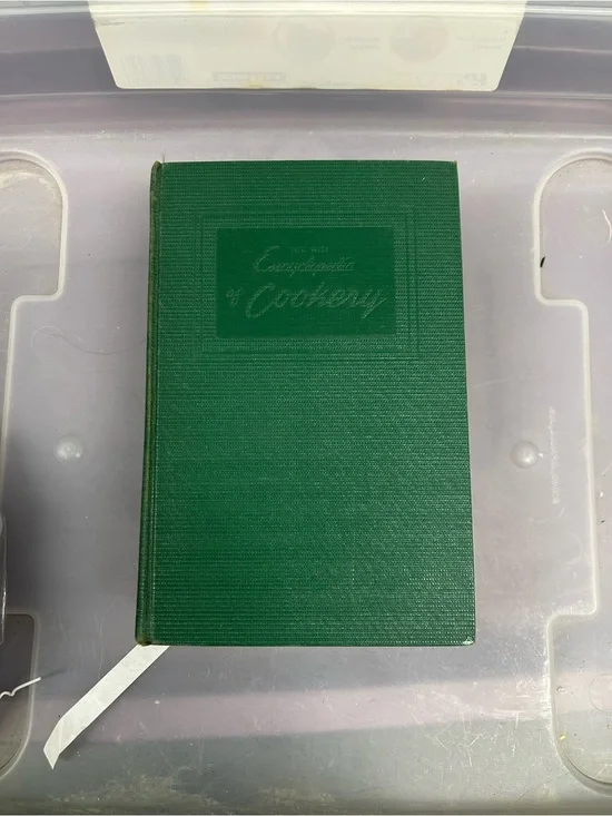 The Wise Encyclopedia of Cookery - Classic Recipe Collection Hardback Cookbook