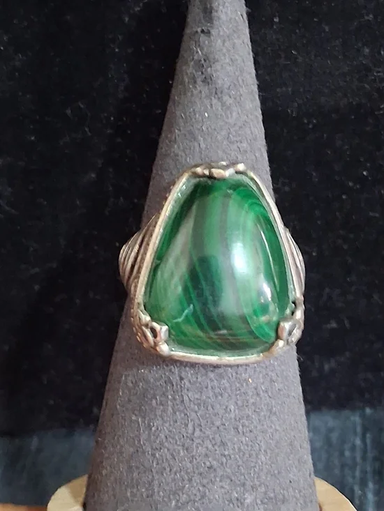Vintage Navajo Sterling Silver Malachite Statement Ring Size 8 Boho Southwest