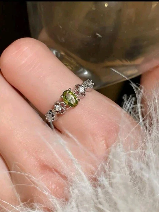 BRAND NEW ** Green Gemstone and Cubic Zirconia Ring