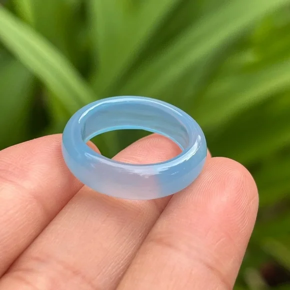 Size 7.5 blue chalcedony band ring 0088‎