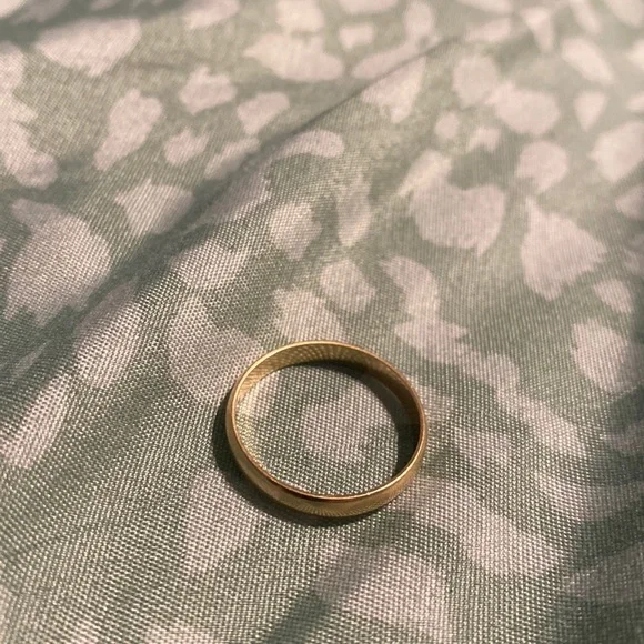 14k gold wedding band