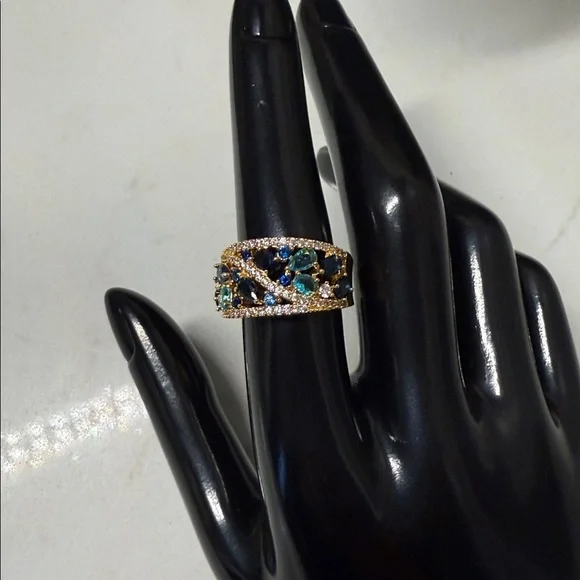 Elegant Gold and Blue Gemstone Ring