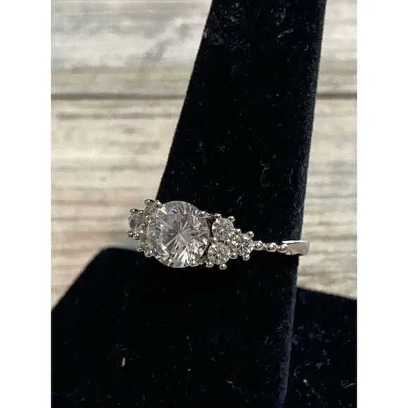 Costume Silver Plated Cubic Zirconia Ring size  7.75‎ NWOT Fashion NWOT