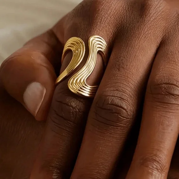 New! Wave Gold Ring Adjustable (1049) NWOT
