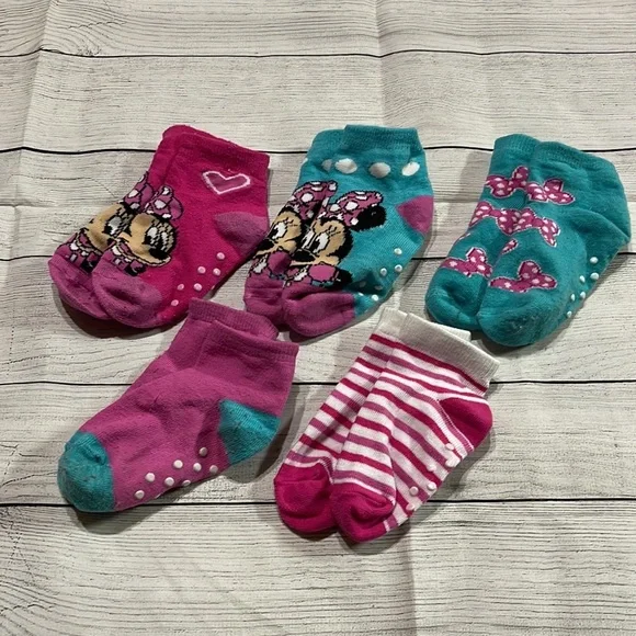 5 Disney Minnie Mouse Socks size 2T-4T