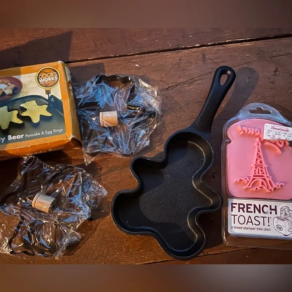 Cast Iron Black Bear Pancake Pan and Pink French Toast Stamp Breakfast Lot