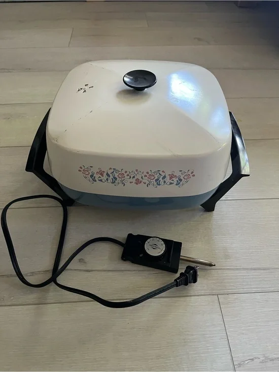 Electric Skillet with Floral Accent in White and Blue