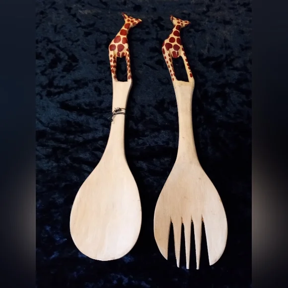 1Set Wooden Giraffe Carved Spoon and Fork set