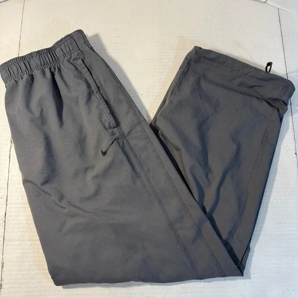 Nike Dri Fit Mens‎ M Athletic Pants Gray Elastic Waist Drawstring bottom Pockets