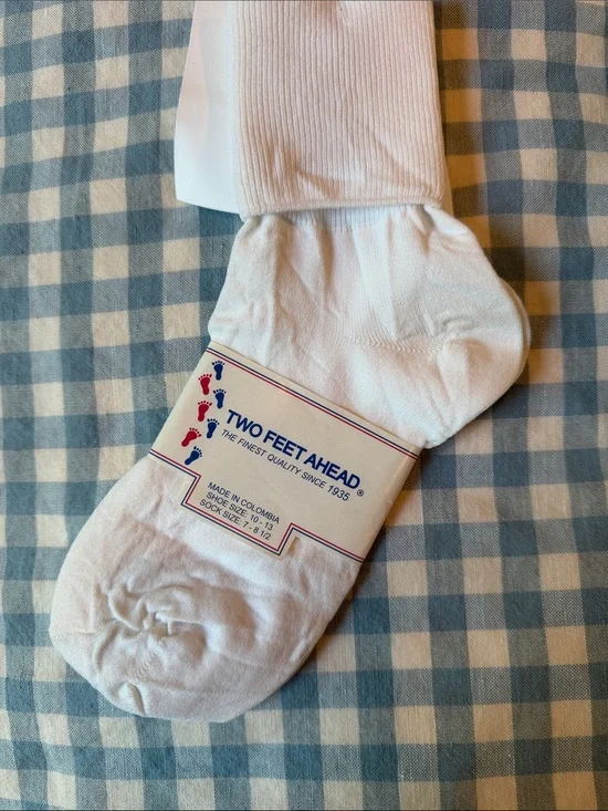Kids two feet ahead white nylon ankle dress socks, NWT SIZE 7/8