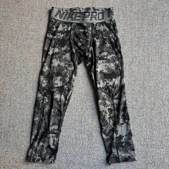 Nike Pro Hypercool Compression Digital Camo Nike Tights Mens S Grey 3/4 Legging