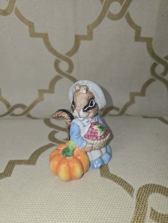 Fitz & Floyd Salt or Pepper Chipmunk Thanksgiving Pilgrim Pumpkin Harvest Shaker