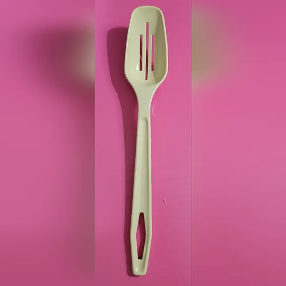 King Kraft Slotted Nylon Plastic 11