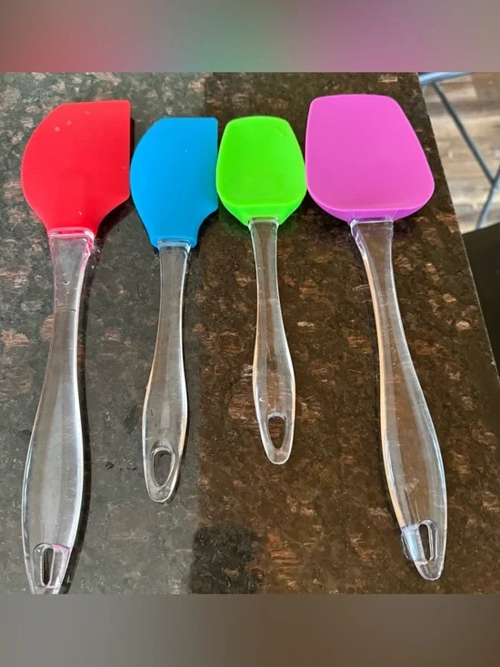 Set of 4 spatulas