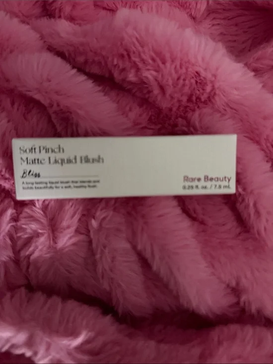 Rare Beauty Soft Pinch Matte Liquid Blush — Bliss (Pink)
