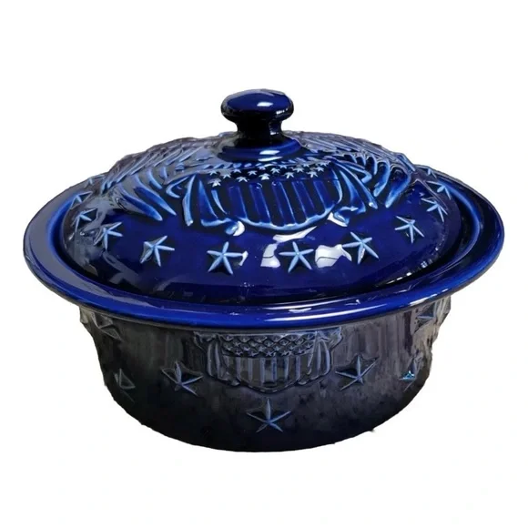 Longaberger American Eagle 1.5-quart covered casserole dish