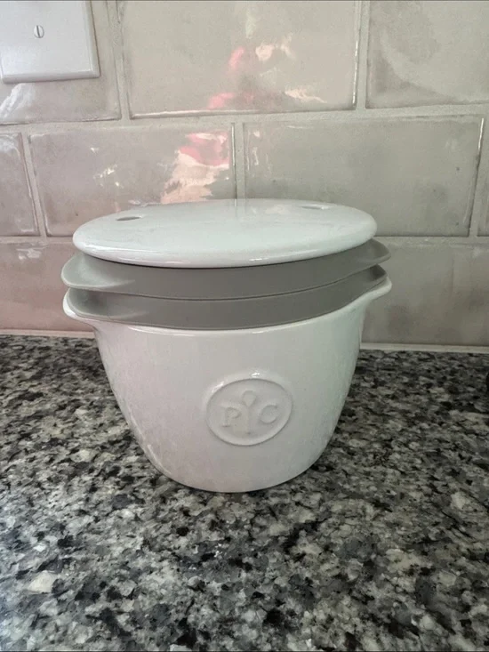 Pampered Chef White Ceramic Breakfast Sandwich Maker