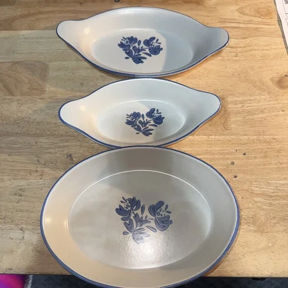 Pfaltzgraff Yorktowne Set Of Three‎ Bakeware #241-#265-#270 Dishes Blue Flowers