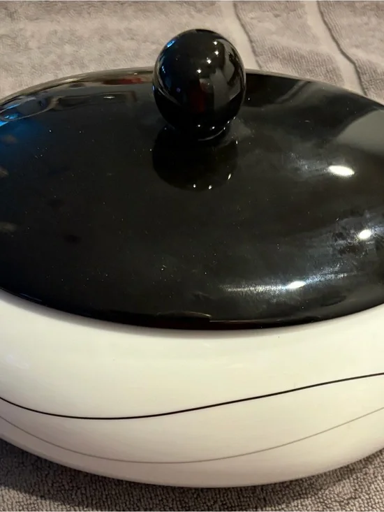 RARE - Mikasa Threads Black and White Covered Casserole Dish CERP3-1051