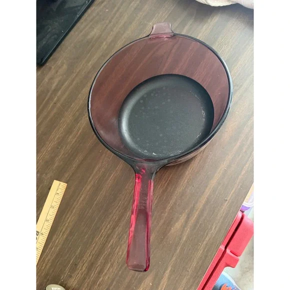 Visions by Corning Cranberry Glass 2.5L Saucepan Non-Stick Pot with Lid USA