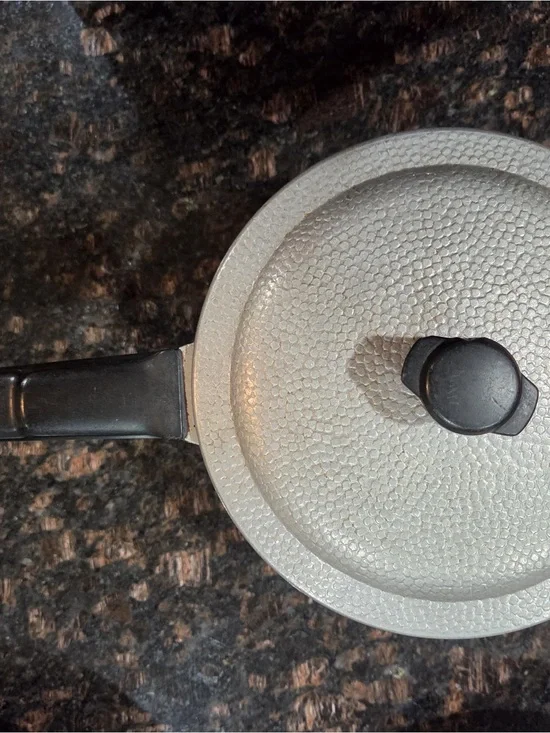 Vintage Flavor Seal by Kinney 2.5qt Sauce Pan - Hammered Aluminum Pot w/ Lid