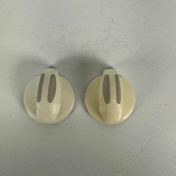 PAIR OF KNOBS Fits Frigidaire KIP5C19, 1340349‎ Knob, Rotary, White
