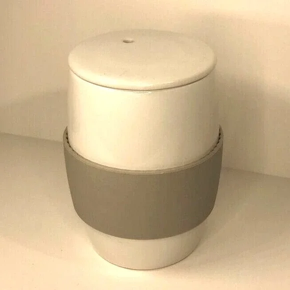 Pampered Chef Microwavable Egg Or Oatmeal Cooker‎ cup with lid New