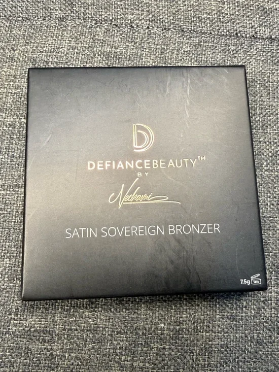 Defiance Beauty by Nechami Satin Sovereign Bronzer 7.5g