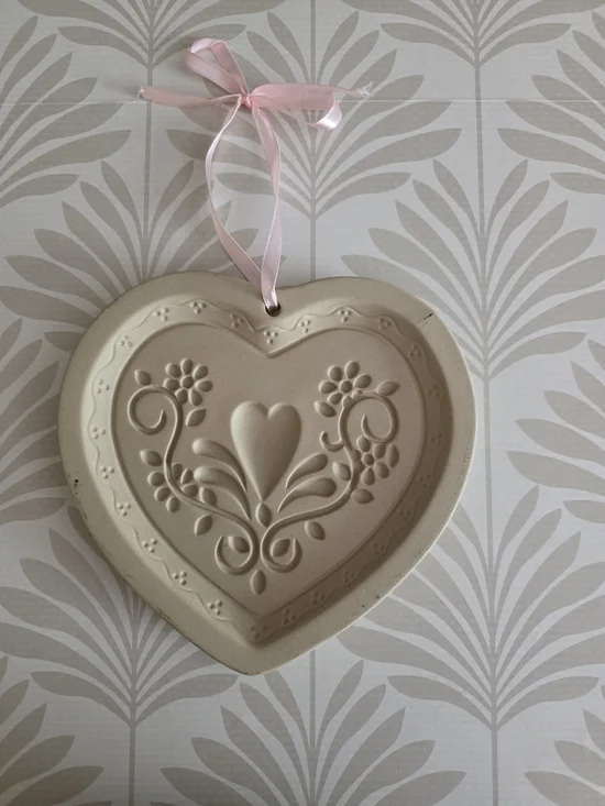 Heart Shaped Embossed Wall Hanging - Light Pink Ribbon