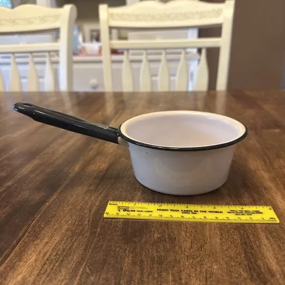 Vintage Farmhouse  Enamelware Saucepan Round 6