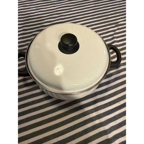 VTG Encore White Enamel Dutch Oven Pot with Lid 5.5 Qt Made in Spain Vintage