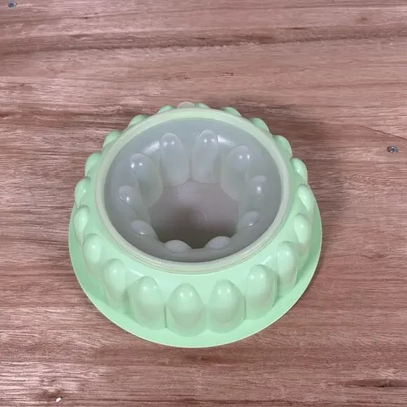 Tupperware Mint Green Jello Mold Ring Vintage Jel N‎ Serve Food Storage NO LID