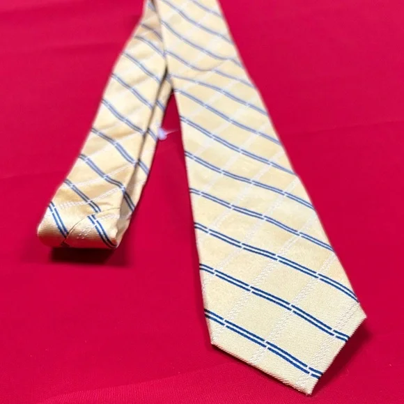 Ralph Lauren silk tie. NWOT!