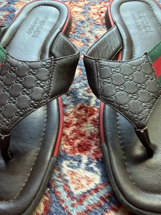 Gucci Men's Black Guccissima Leather Web Stripe Thong Sandals – Size 8