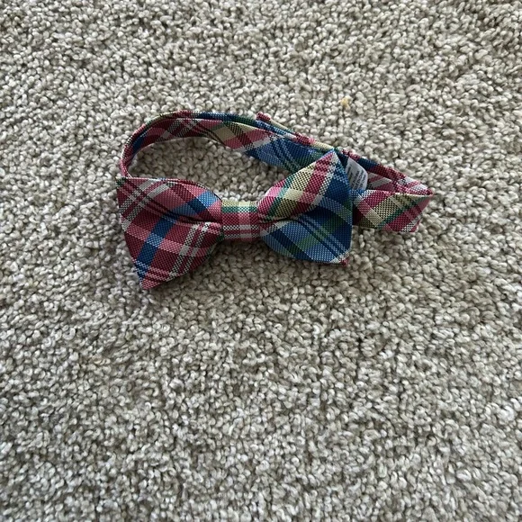 Kids Plaid Bow tie NWOT