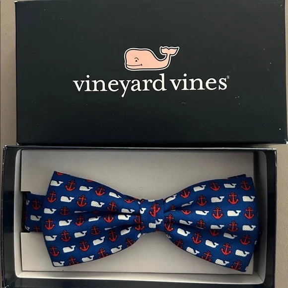 Vineyard Vines BOYS Navy Bow Tie with Red and White Anchors