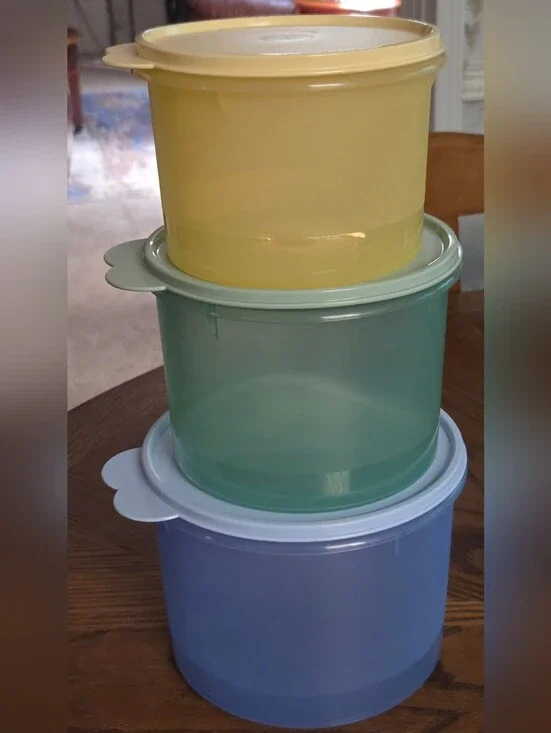 TUPPERWARE STACKING CANISTER SET/3 NWT