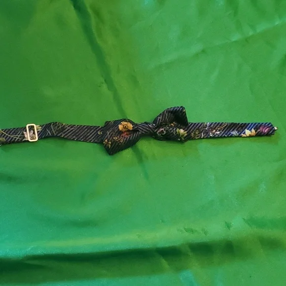 Boys Gucci Bow Tie