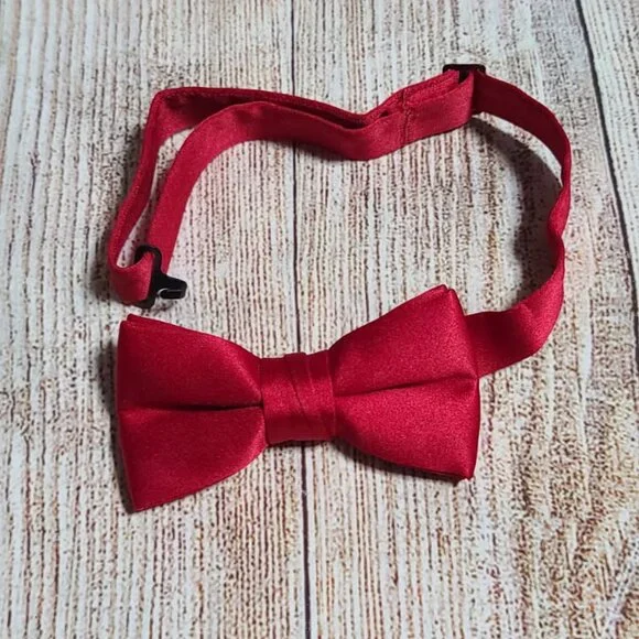 Macanoco and Co. Satin Silk Pre-Tied Bow Tie - Red - NEW