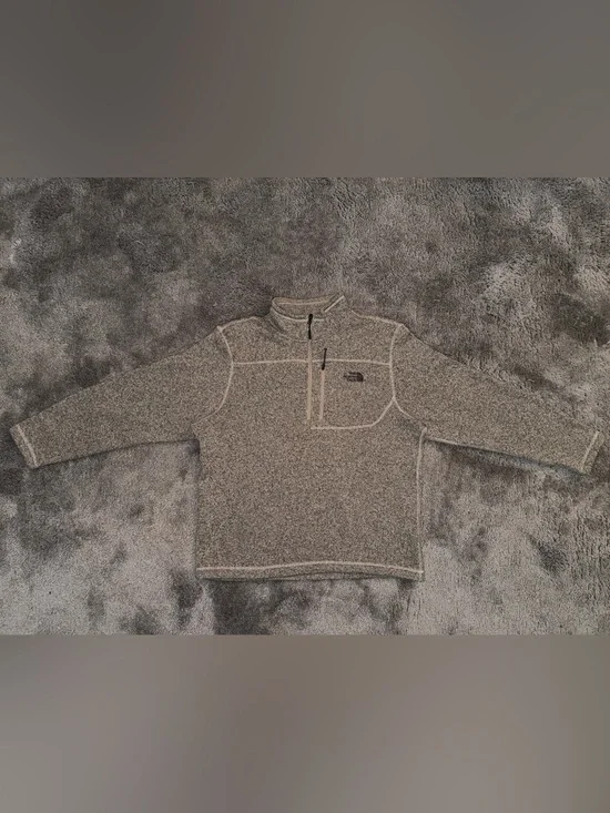 The North Face Men’s Heather Grey Quarter-Zip Fleece Pullover