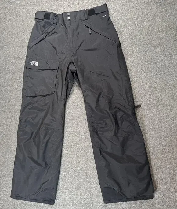 The North Face HyVent Snow Pants Mens Medium Black Waterproof Ski Cargo Vented