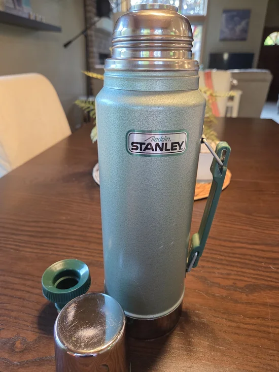 Vintage 1991 Aladdin Stanley Thermos A-944DH 1 Quart Green Hammertone USA Made
