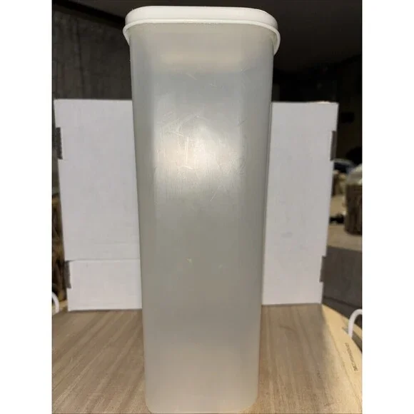 Vintage Buddeez Sandwich Size Bread Buddy Dispenser Container Cream/white LID